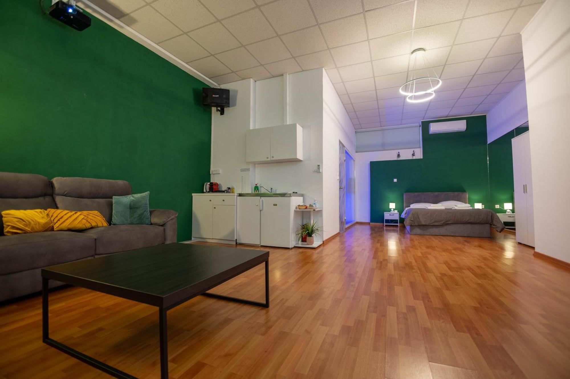 Apartment Cinema Zeus - By Avelink